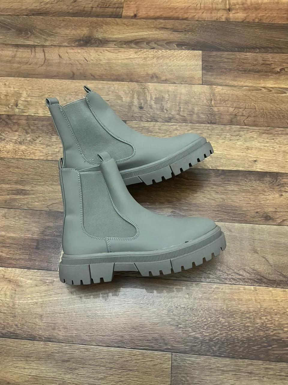Bota Chelsea Chunky-Matte Grey