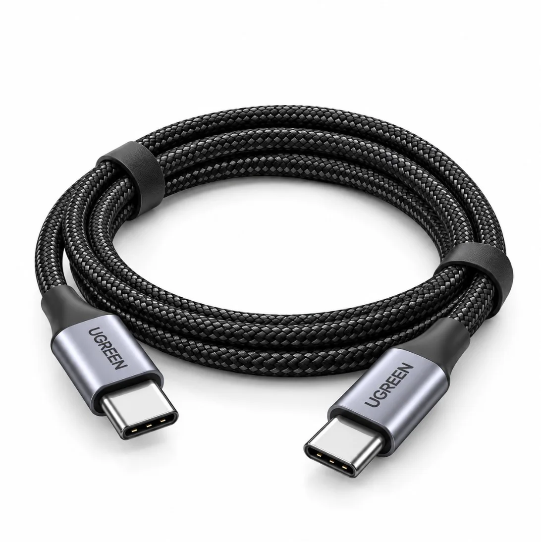 كابل UGREEN USB-C على خلفية بيضاء
