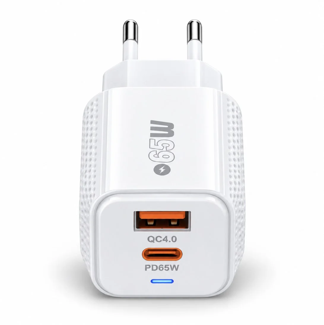 شاحن VE-02 أبيض بمنفذي USB-A وType-C