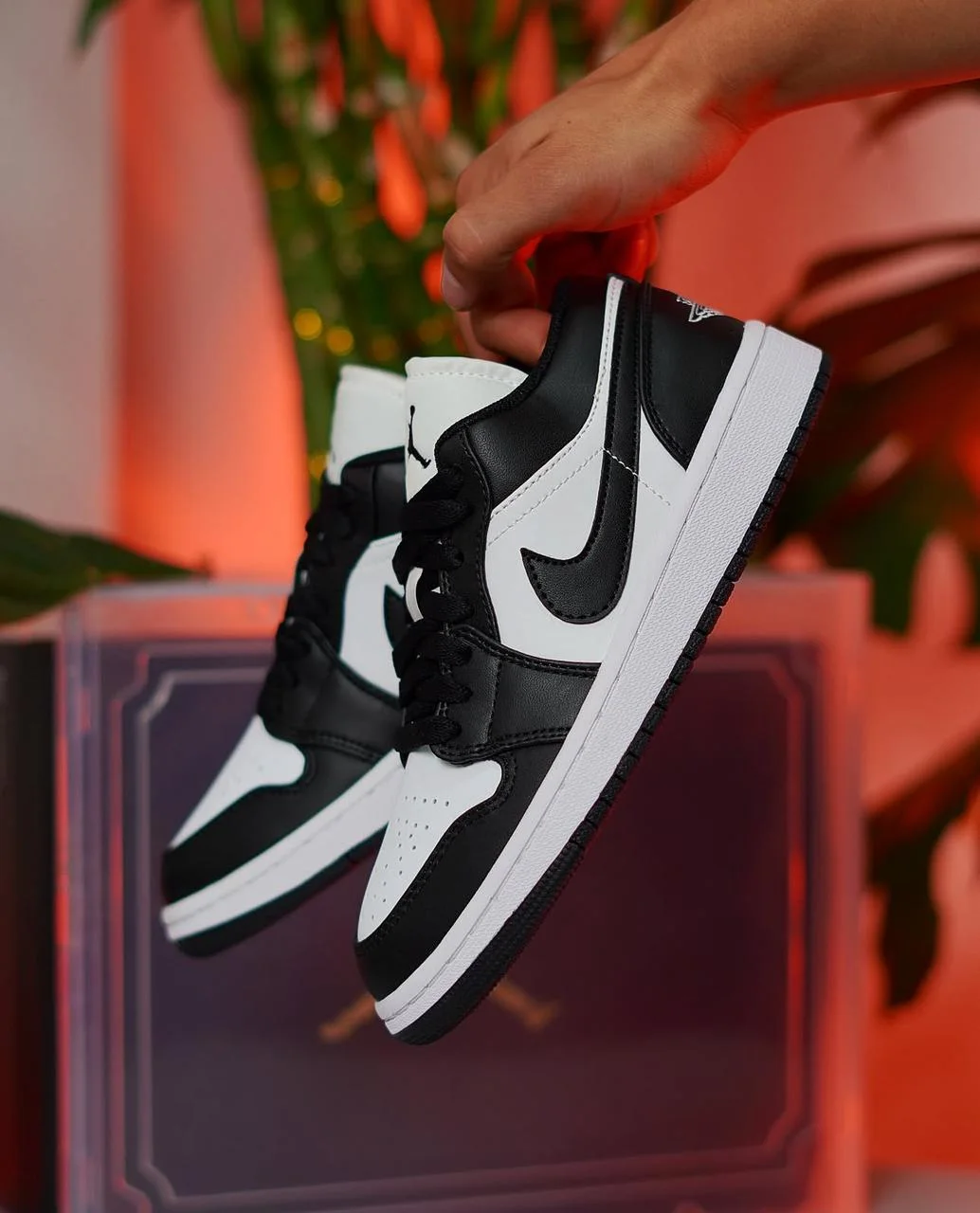 NIKE AIR JORDAN LOW PANDA