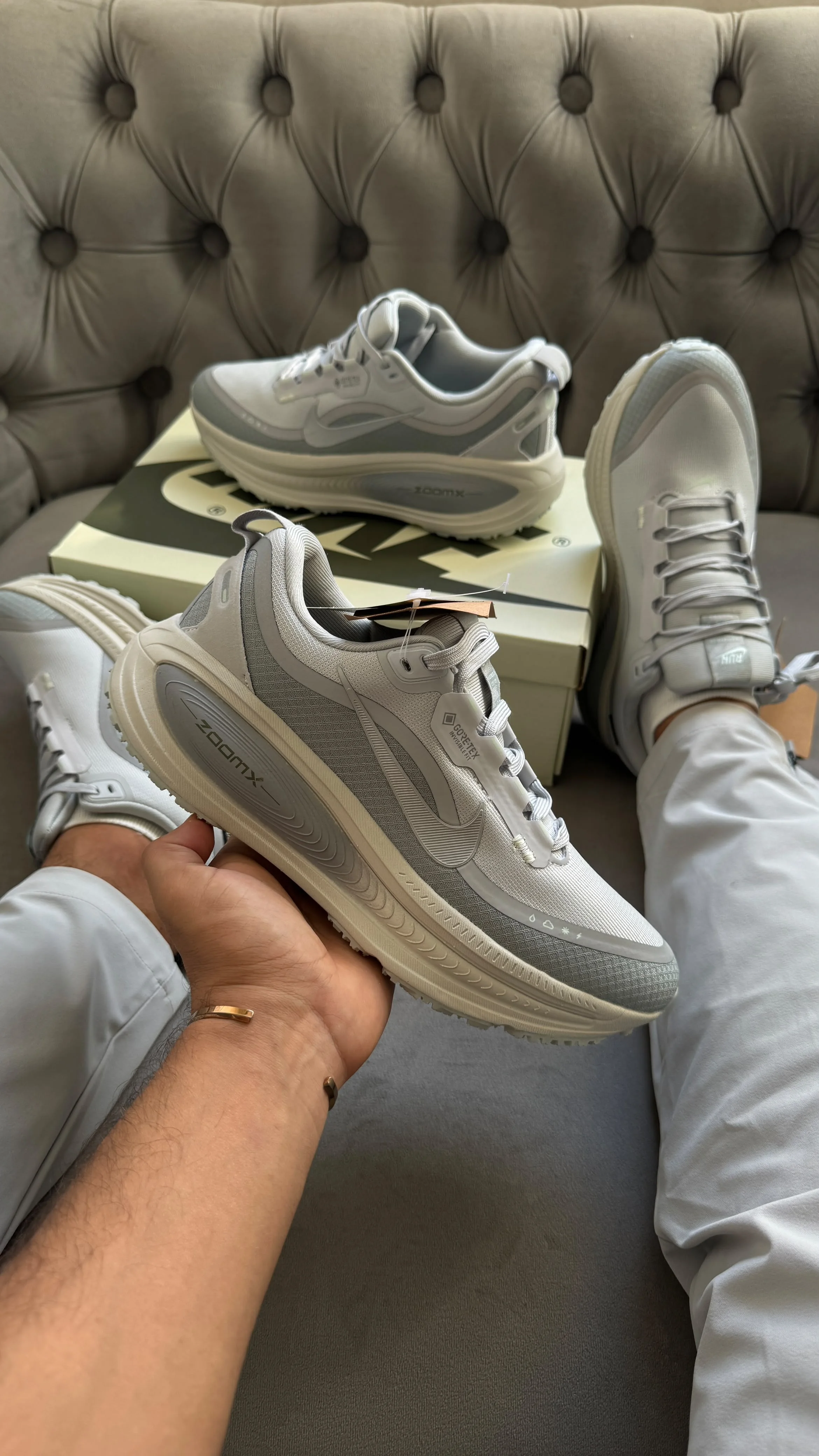NIKE ZOOM X VOMERO GRIS