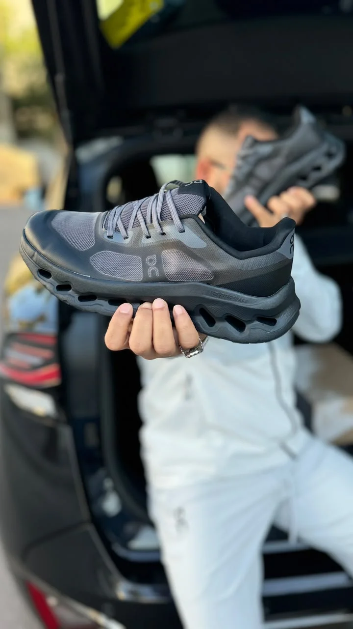 ON CLOUD NOIR