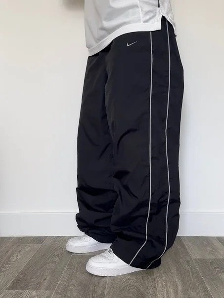 RARE 2000s Baggy Nike Trackpants Black II