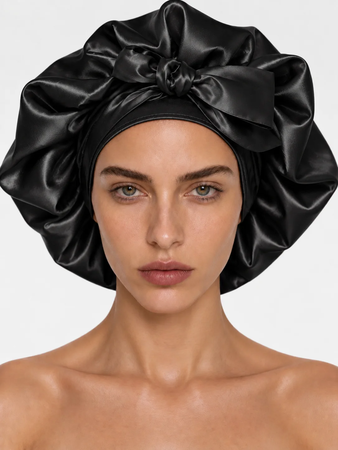 CÉLINA LUMIÈRE | Bonnet en satin