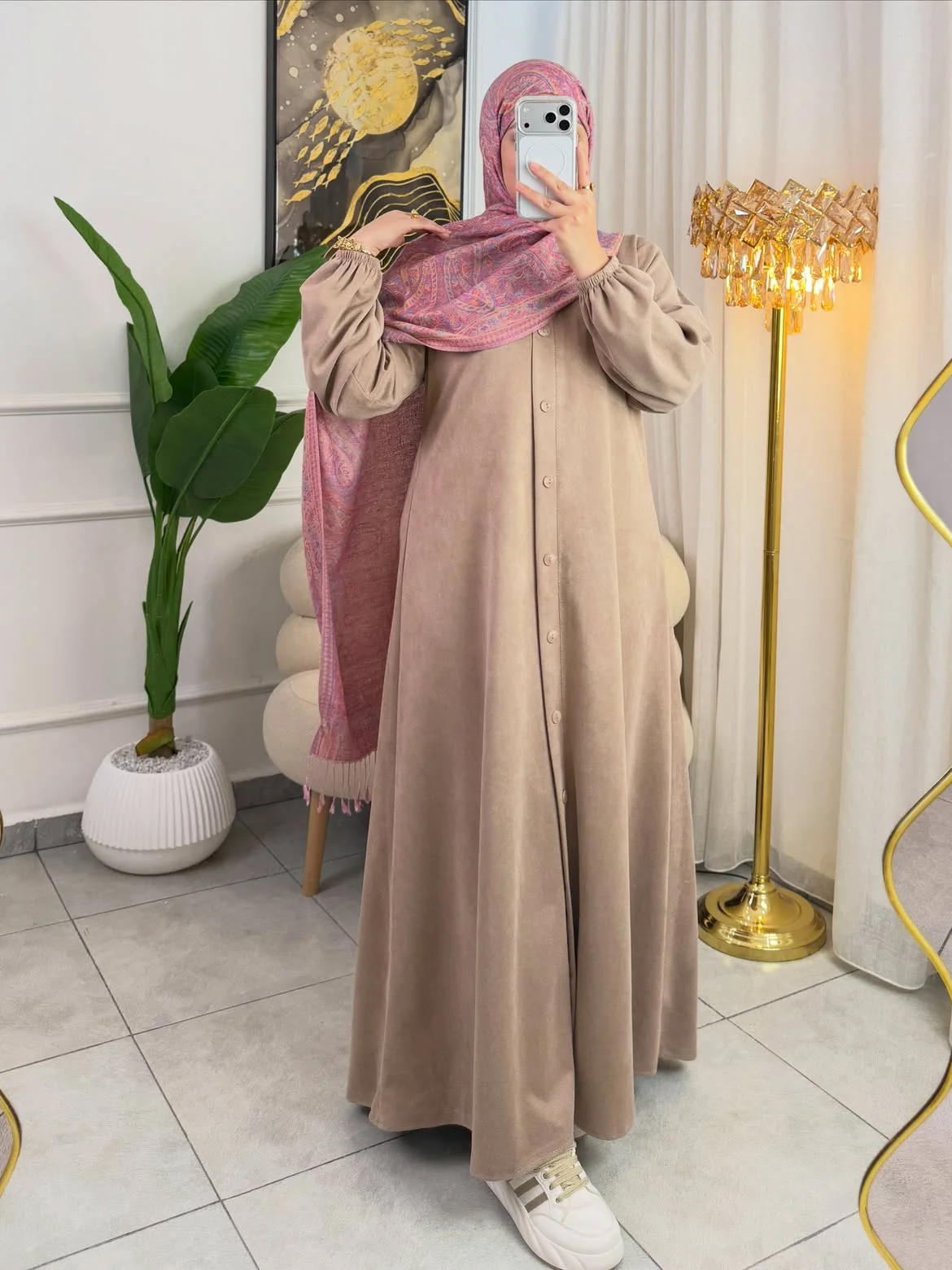 اكتشفي الروب الذي يجعل الأناقة والراحة شيئًا واحدًا ✨