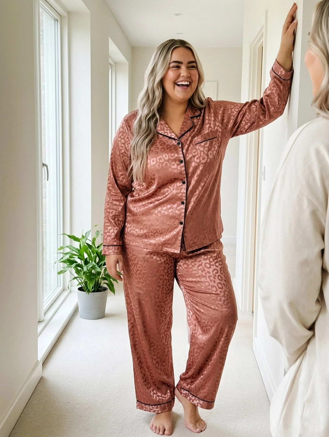 Pyjama satin rose corail léopard