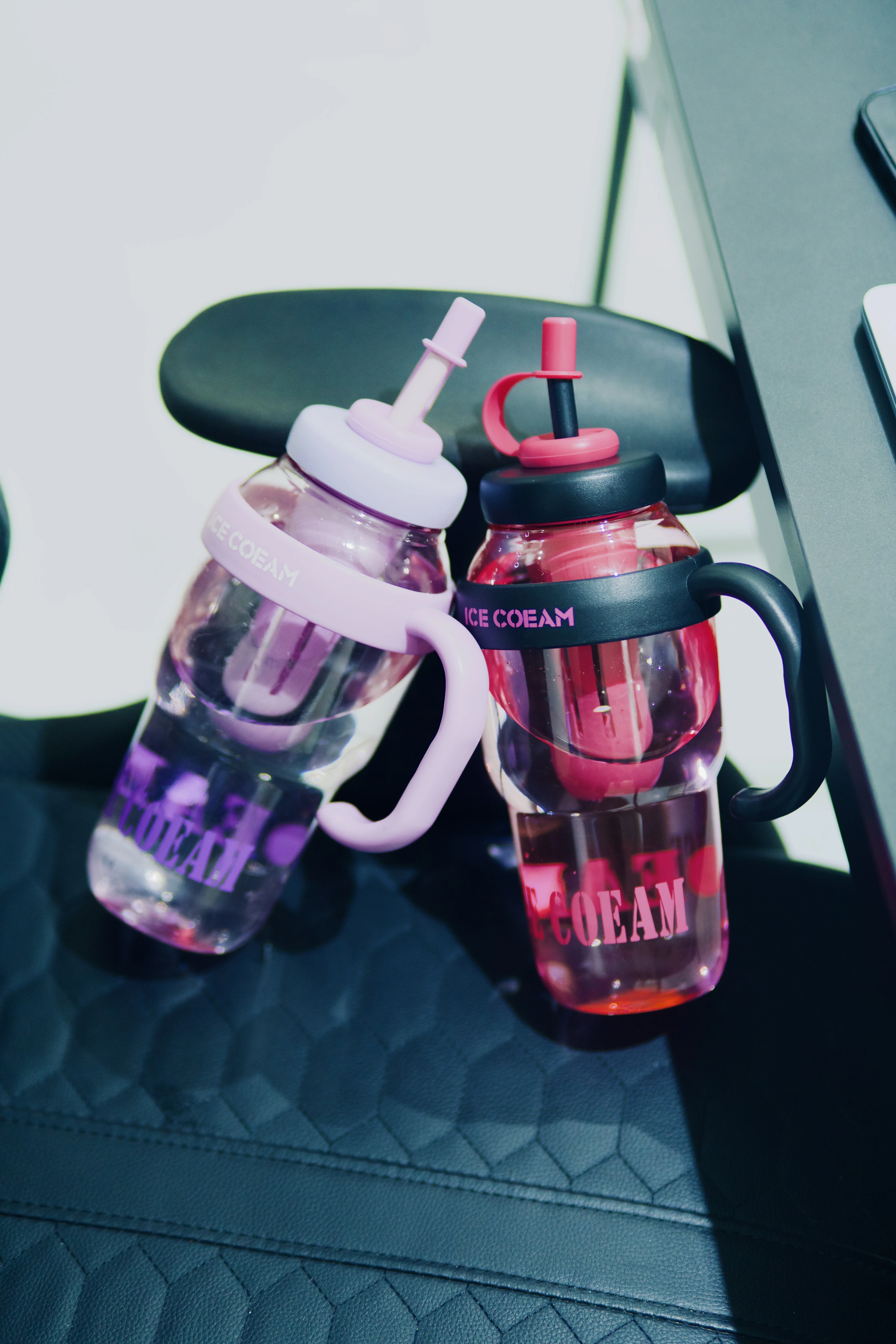 the BIG SHAKER™ — Gourde 1400 ML avec Paille