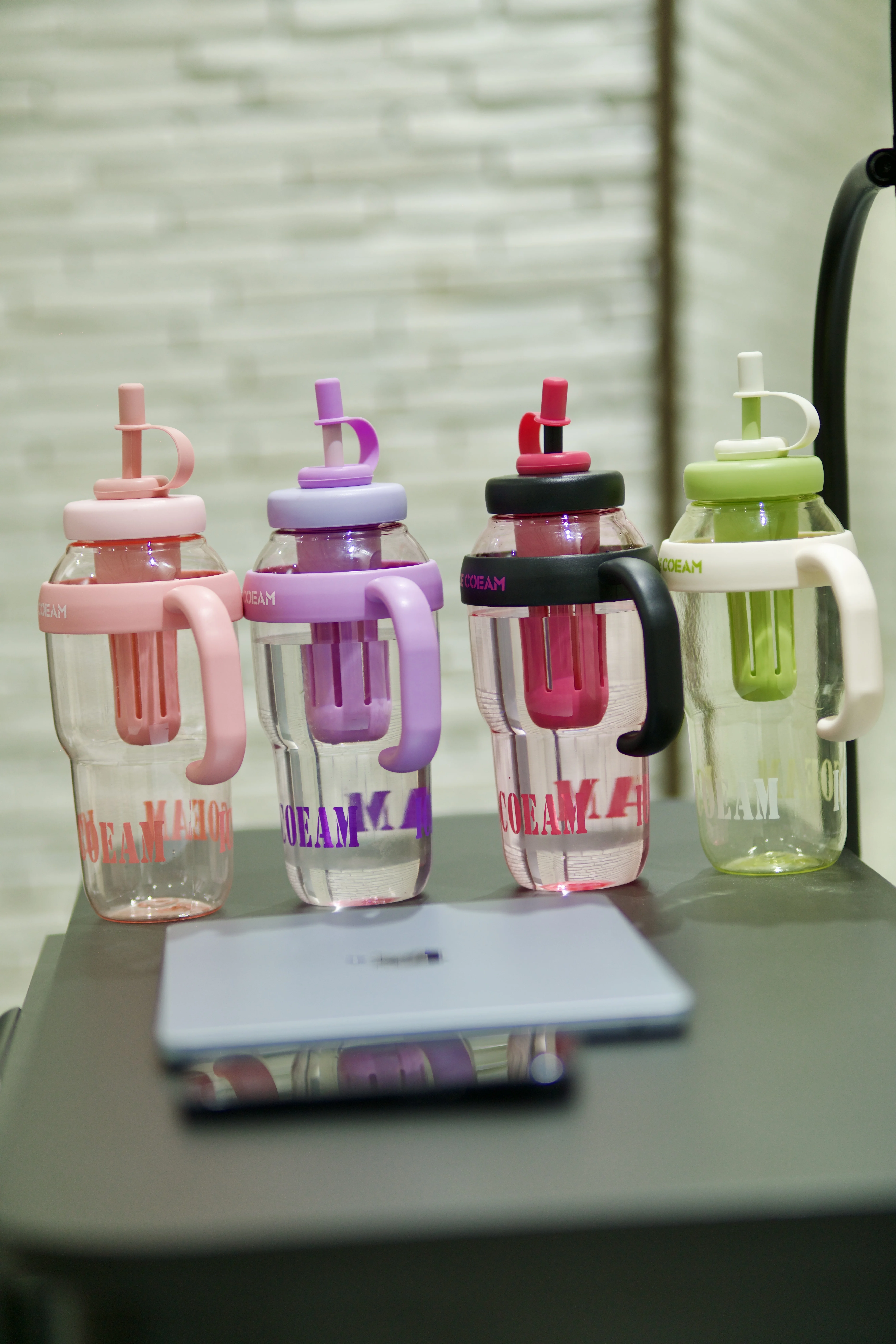 the BIG SHAKER™ — Gourde 1400 ML avec Paille