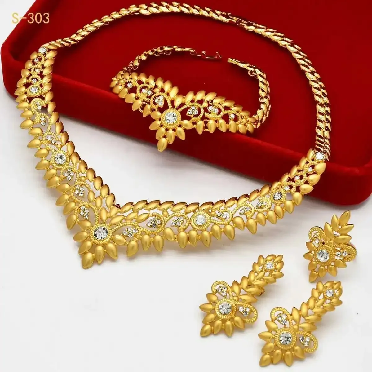 طقم ماليزيا (4 قطع ) بلاكيور أصلي 24K +خاتم بقيمة 80 الف مقدم هدية