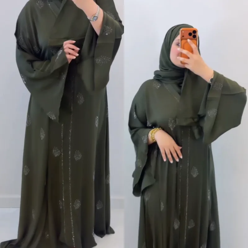 Abaya Émiratie Vert Olive avec Strass – Élégance & Raffinement ✨