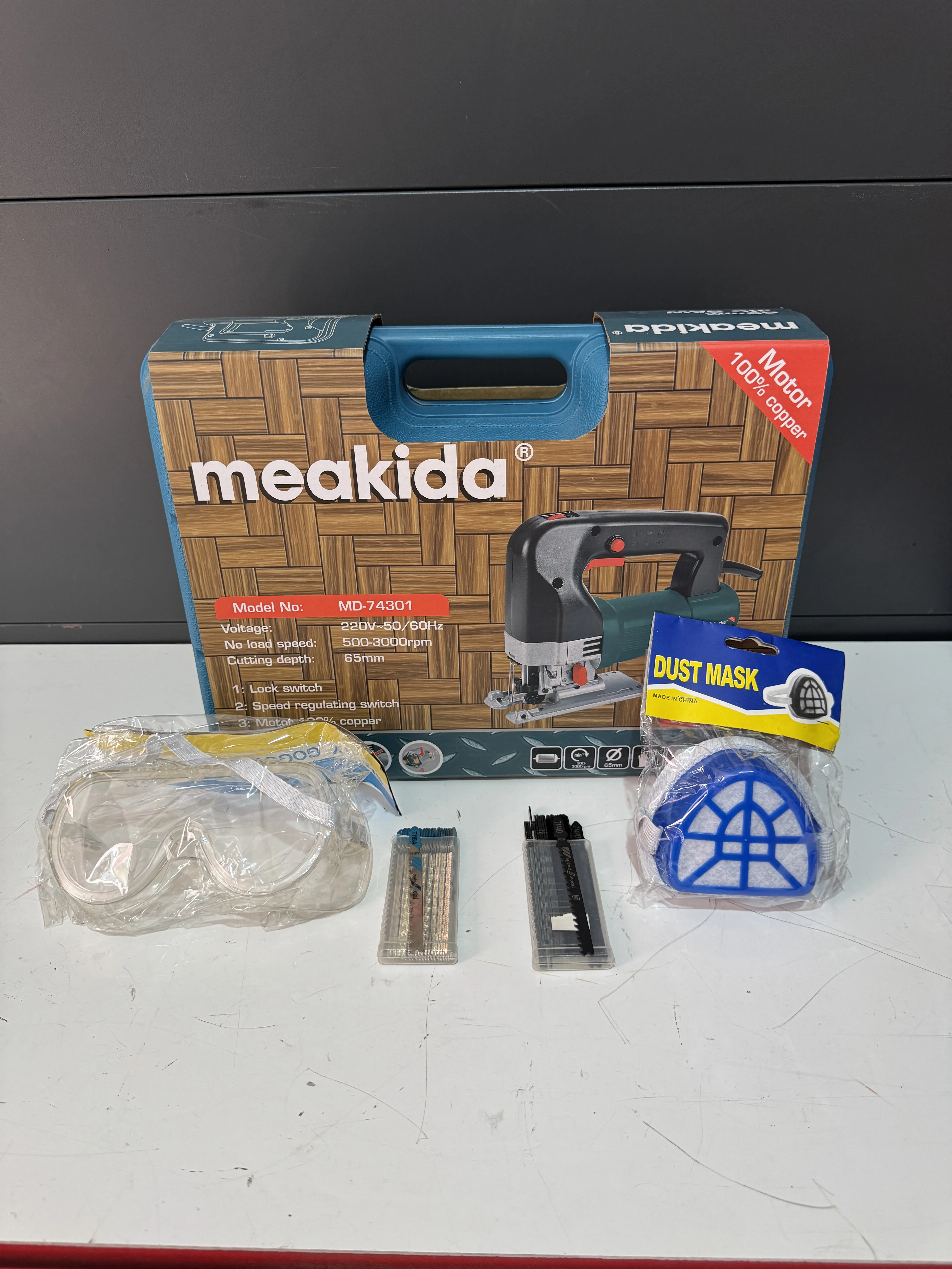 SCIE SAUTEUSE 750W MEAKIDA + ACCESOIRES
