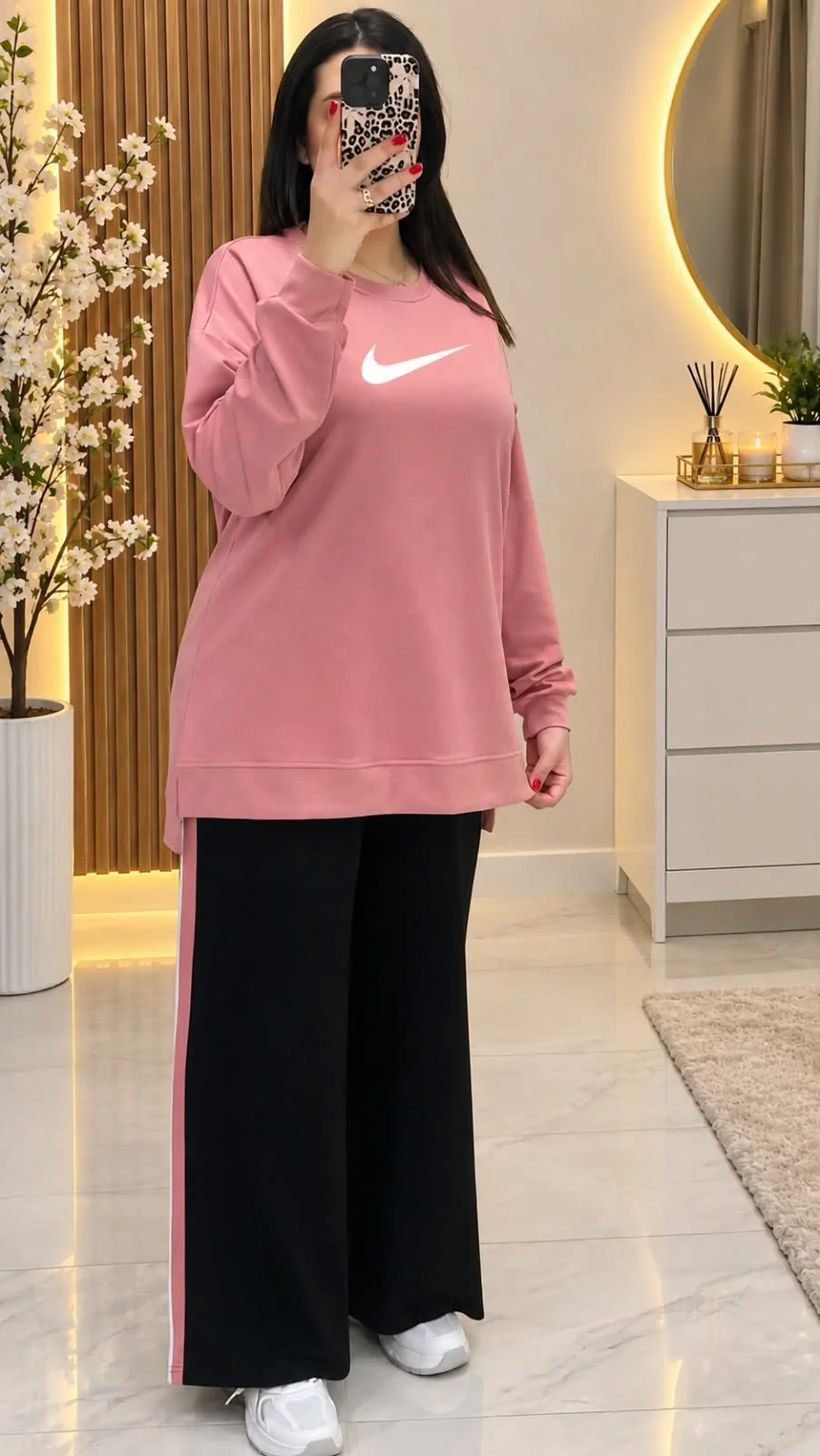 طقم عصري نسائي