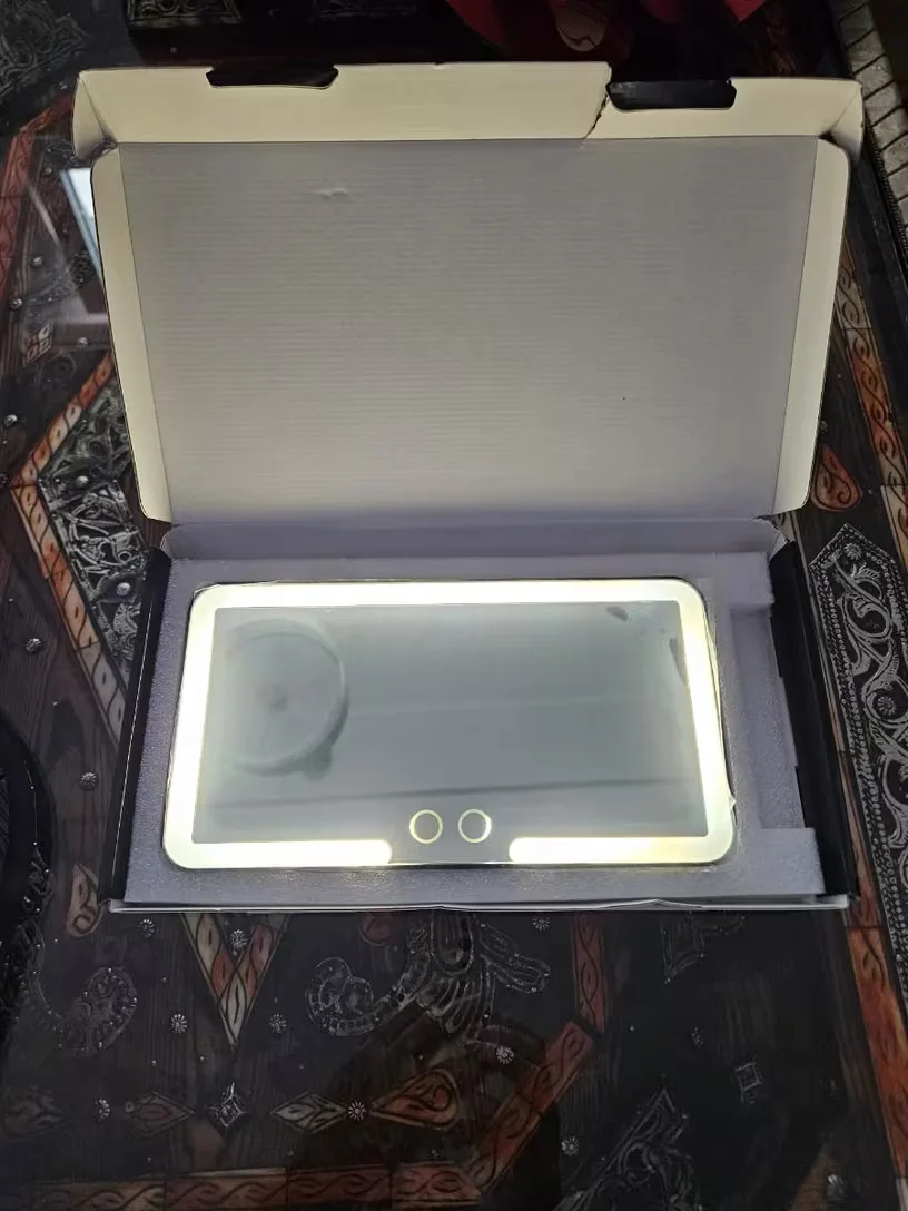 LumiMirror™ – Le miroir LED qui illumine chaque retouche