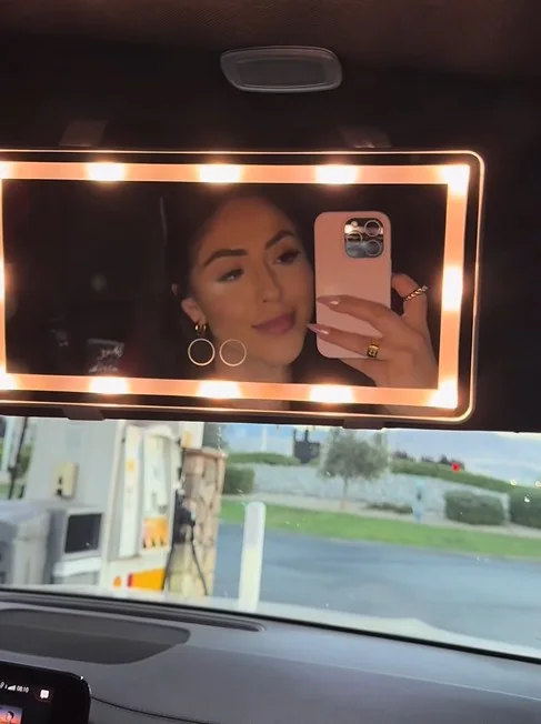 LumiMirror™ – Le miroir LED qui illumine chaque retouche