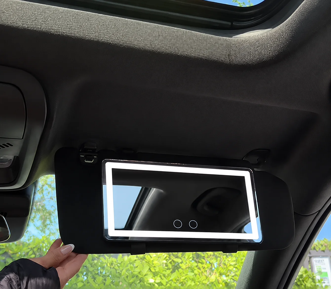 LumiMirror™ – Le miroir LED qui illumine chaque retouche