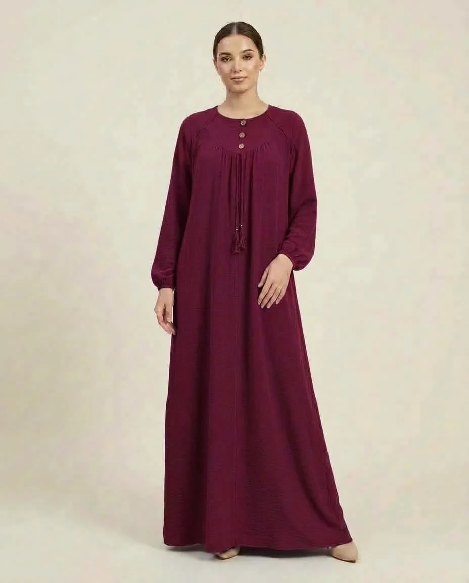 جلابة نسائية أنيقة بتصميم عصري
