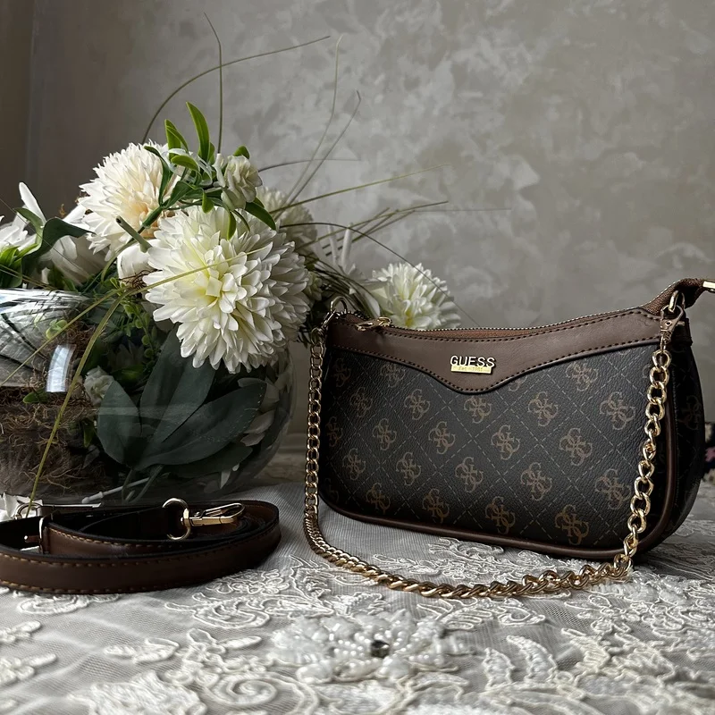 Sac Guess Noelle Monogramme Avec Bandoulière Sans Boite