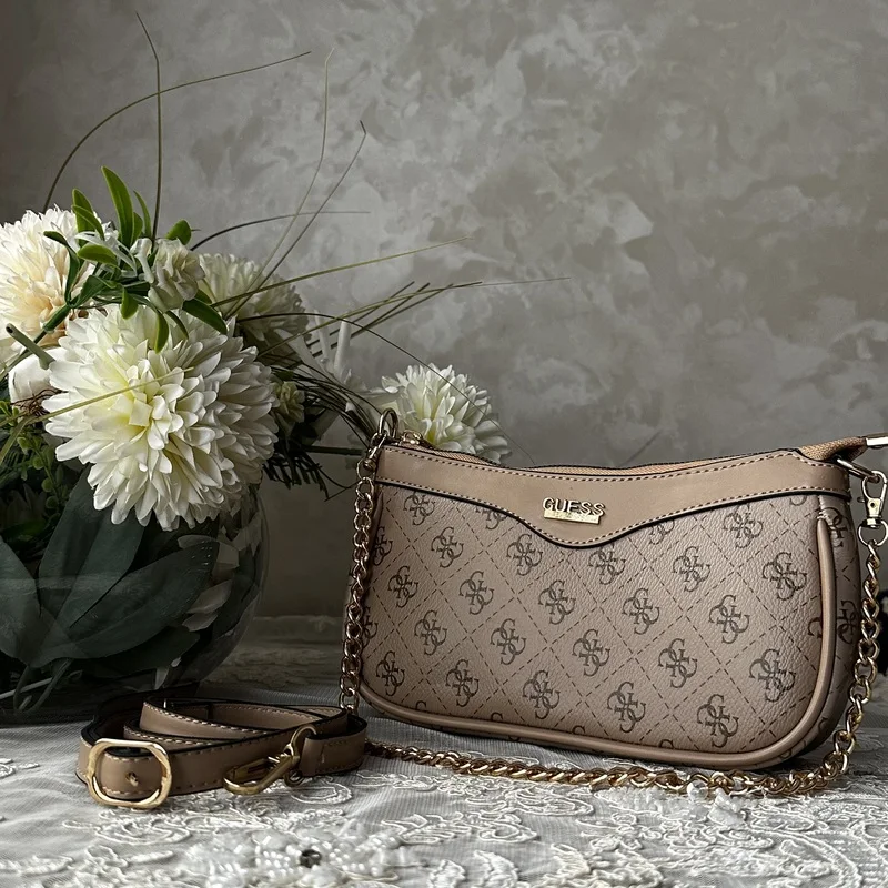 Sac Guess Noelle Monogramme Avec Bandoulière Sans Boite