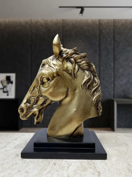 Statue Décorative Tête de Cheval Royal