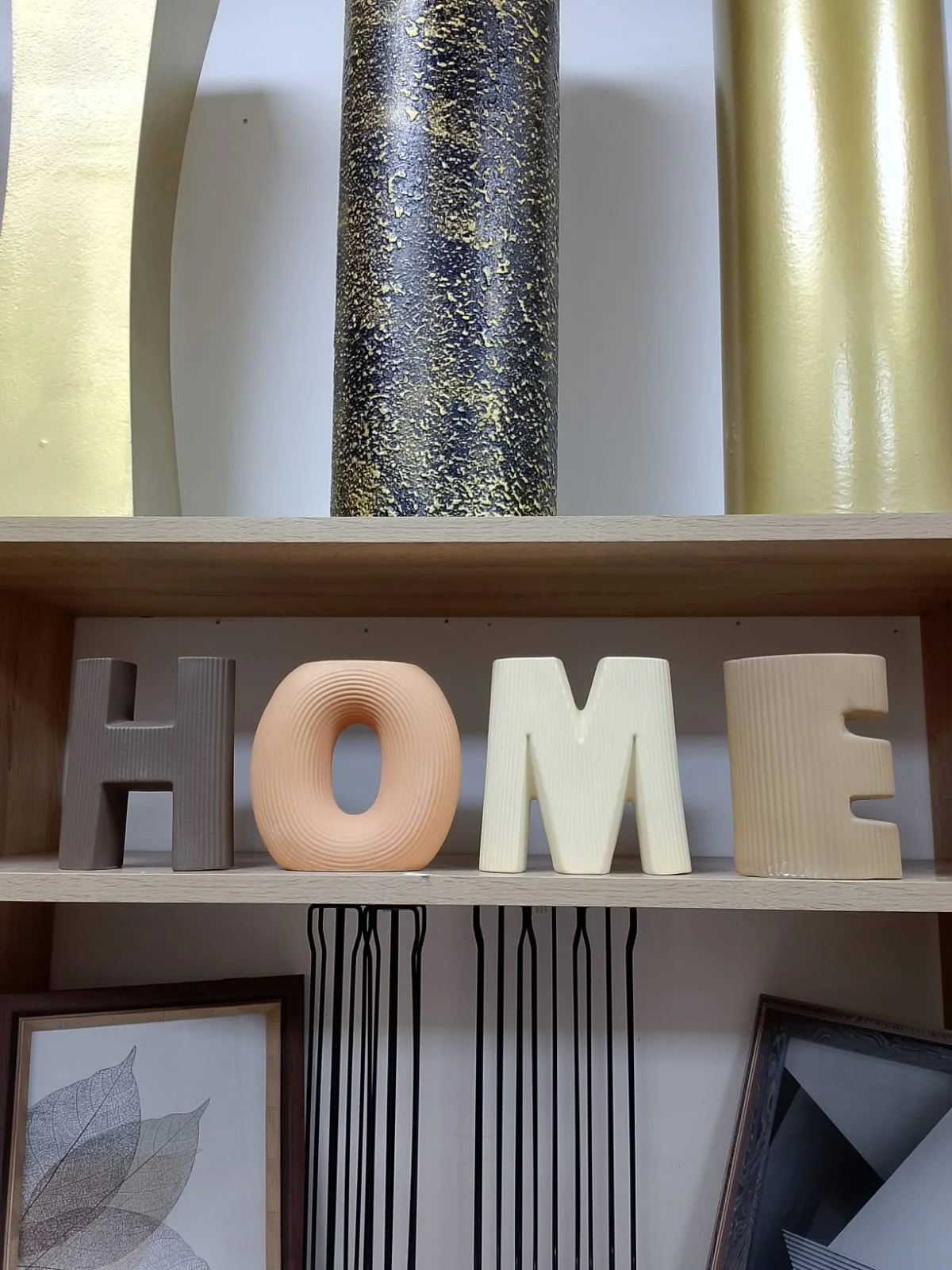 Ensemble de Vases Décoratifs en Résine – Lettres Sculpturales 