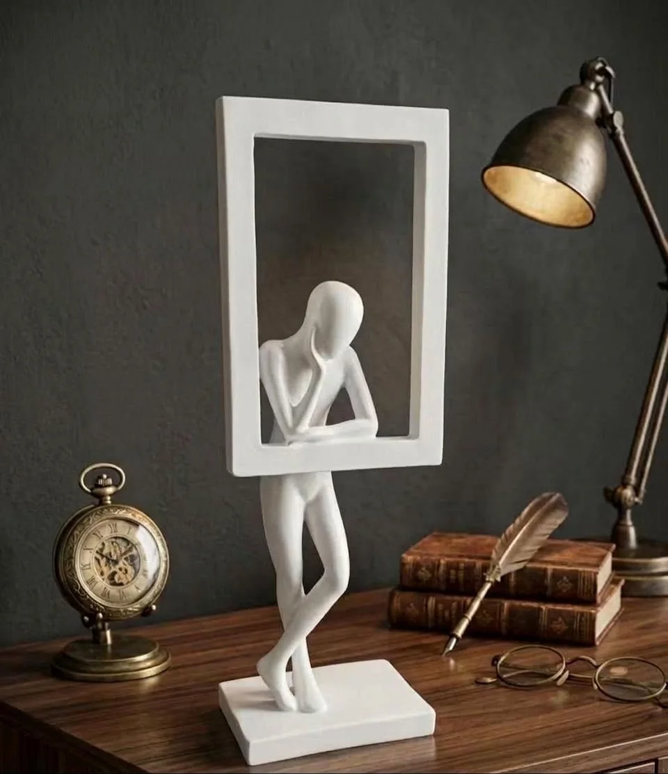 Sculpture Personnage Penseur dans Cadre – Objet Déco & Idée Cadeau Bureau