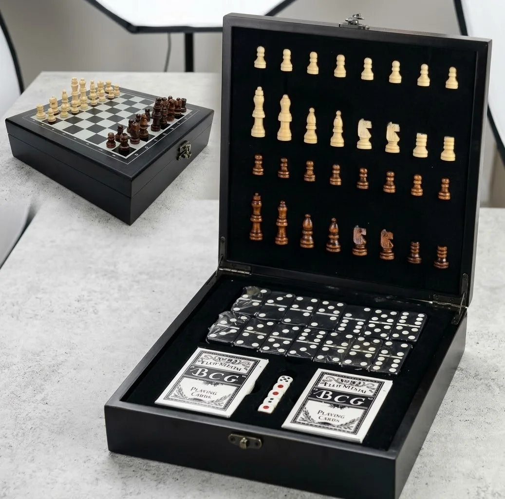 Coffret de Jeux de Société & Échiquier de Luxe – Noir & Doré (Idée Cadeau)
