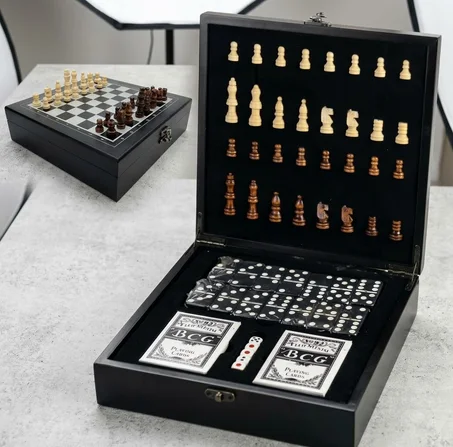 Coffret de Jeux de Société & Échiquier de Luxe – Noir & Doré (Idée Cadeau)