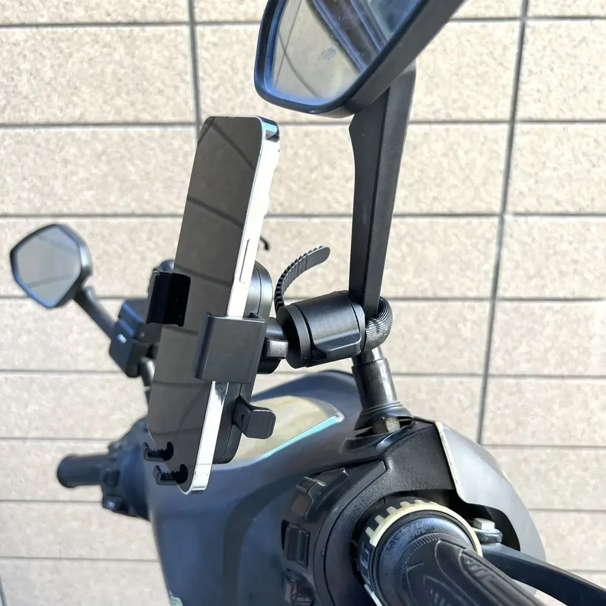 Support Téléphone Moto Universel - Fixation Rétroviseur à Dégagement Rapide