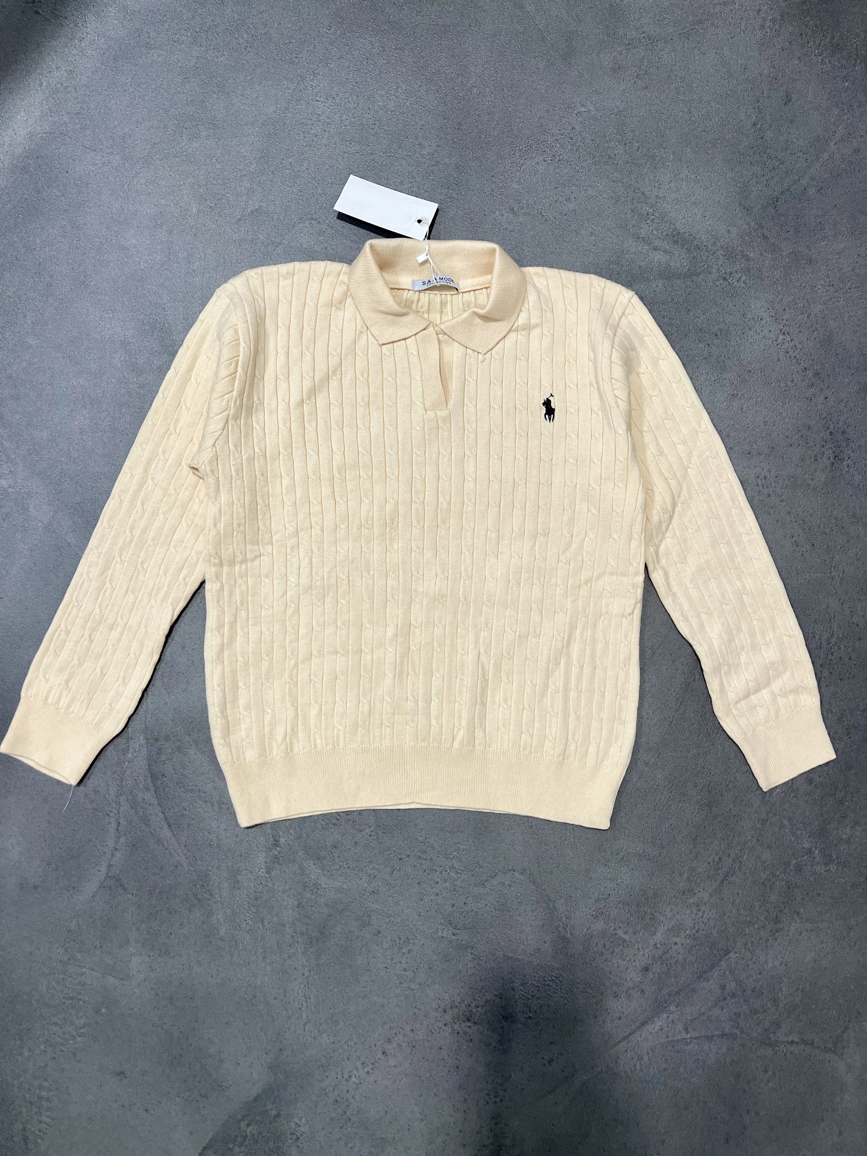 Pull Femme Col Polo – Un Style Chic au Quotidien