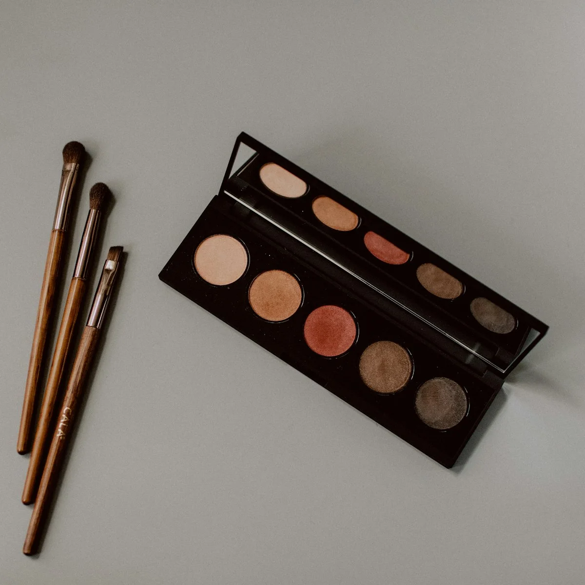 Fard Liquide Mat — Taupe