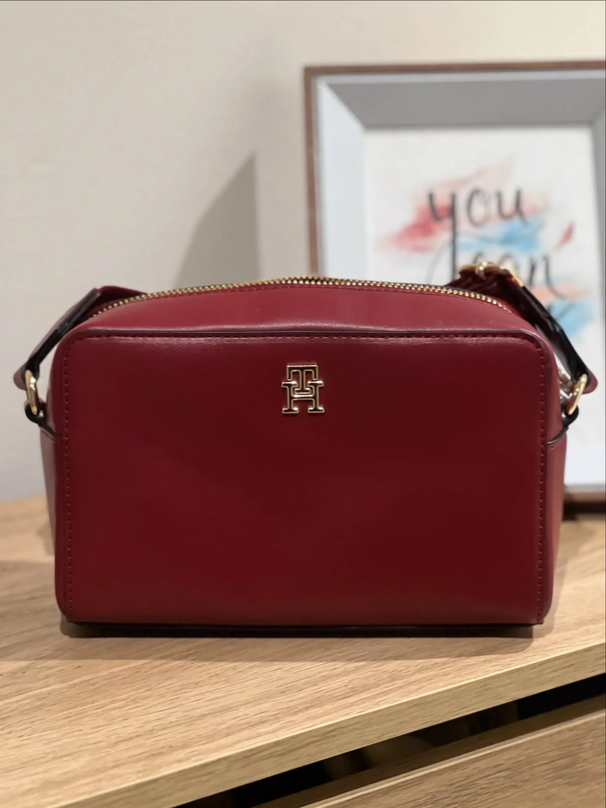 Sac camera monogramme TH - Tommy Hilfiger - Bordeaux