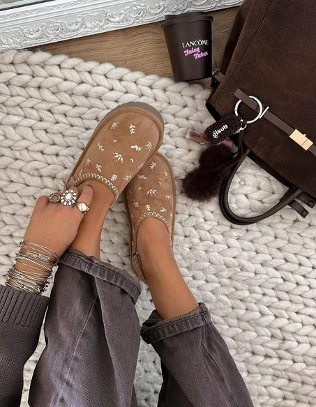 Clogs