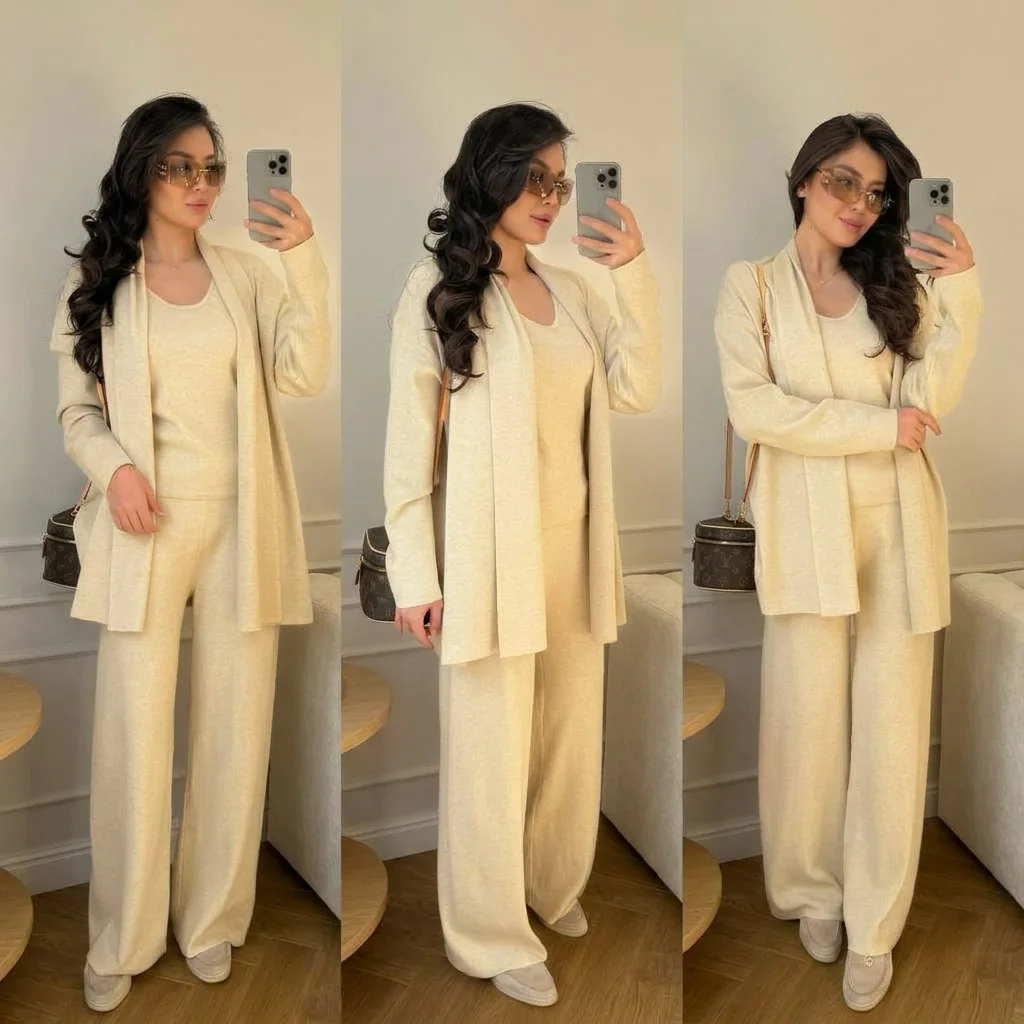 Ensemble Maille en trois pièces – Débardeur, Veste et Pantalon