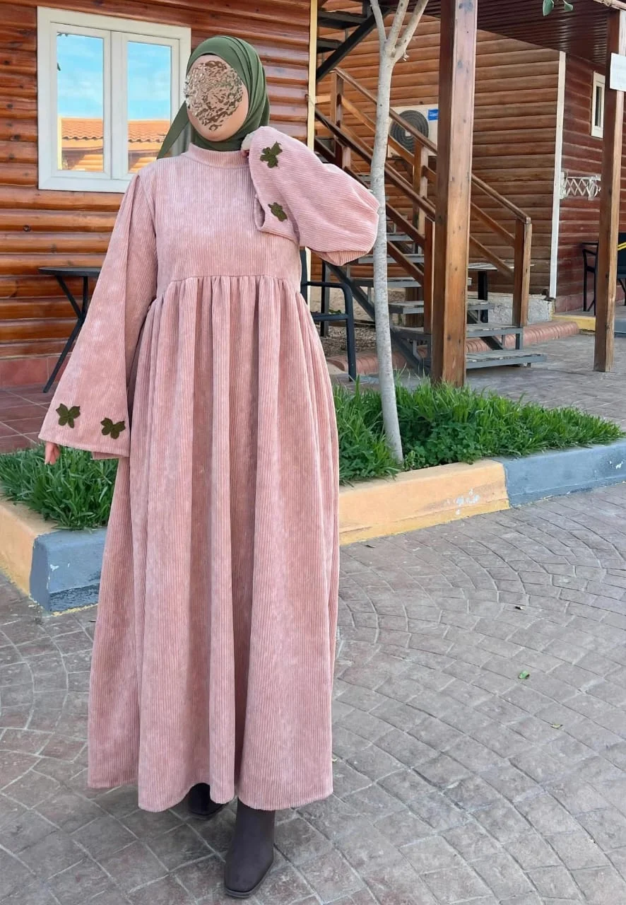 ✨ أناقة محتشمة بلمسة دافئة