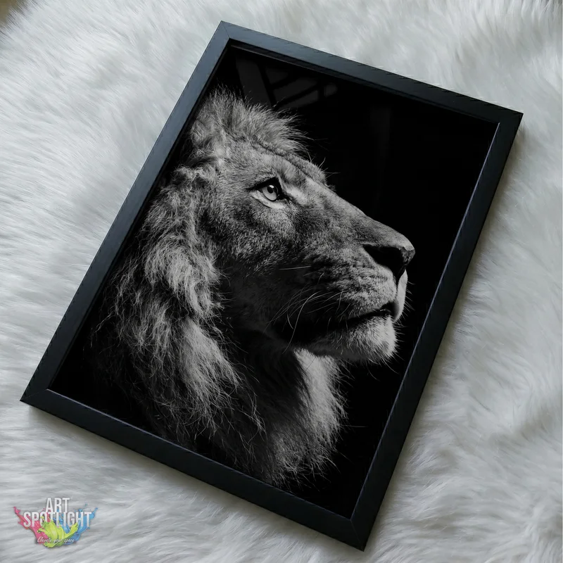 BLACK AND WHITE LION PROFILE