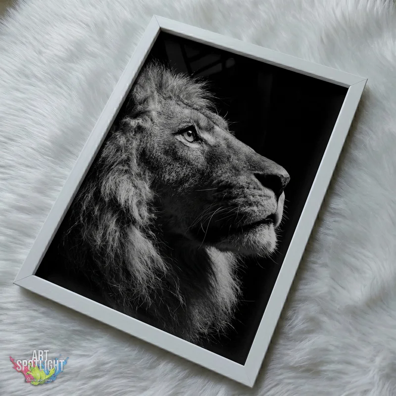 BLACK AND WHITE LION PROFILE