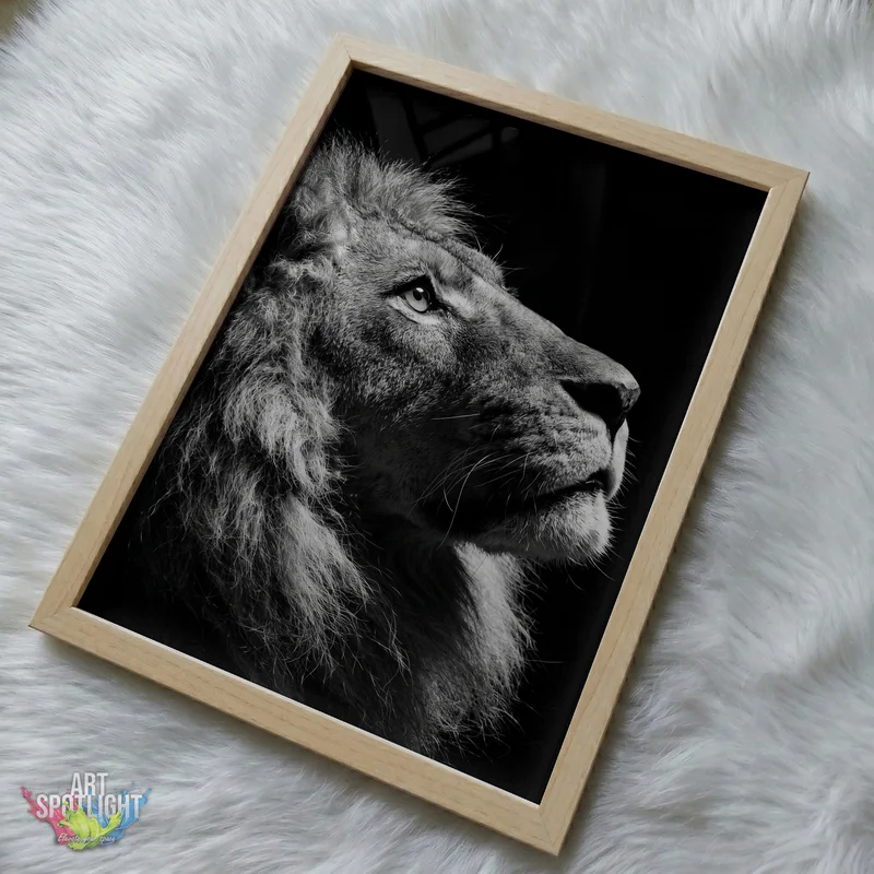 BLACK AND WHITE LION PROFILE