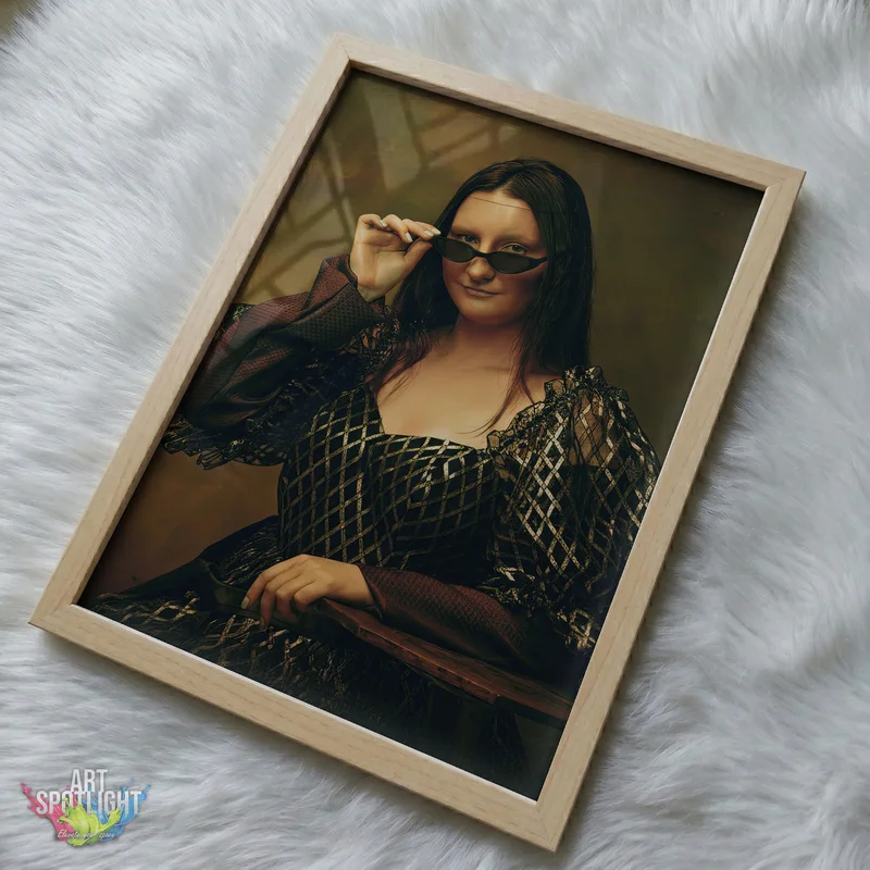 MONA LISA IN SHADES