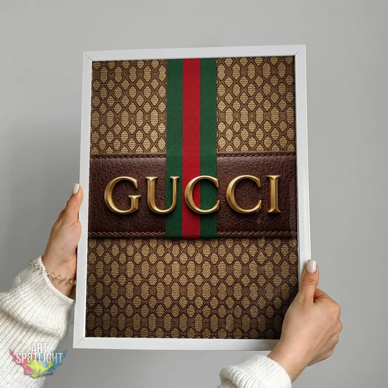 GUCCI GOLD LOGO AND STRIPES