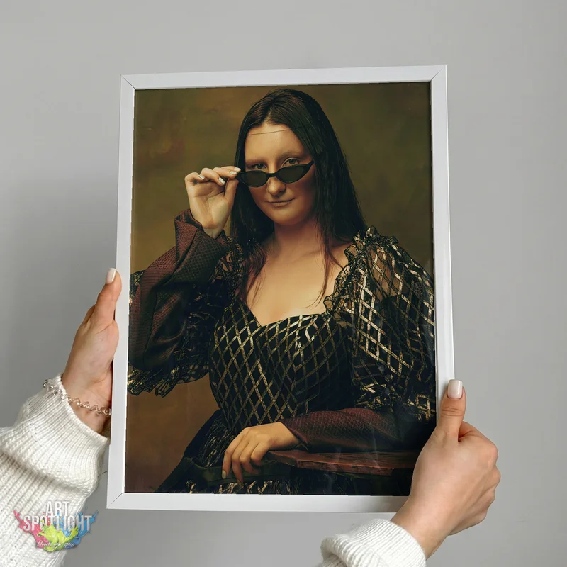 MONA LISA IN SHADES