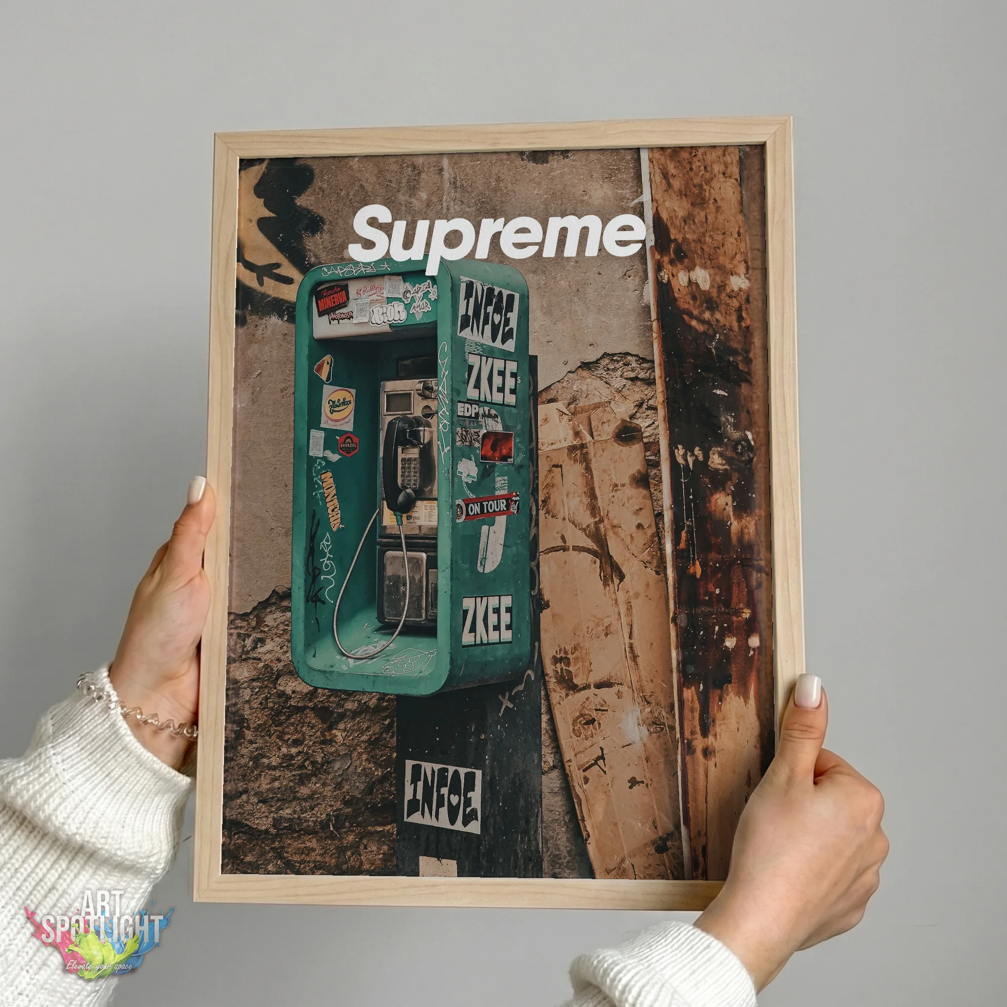 SUPREME VINTAGE PAYPHONE