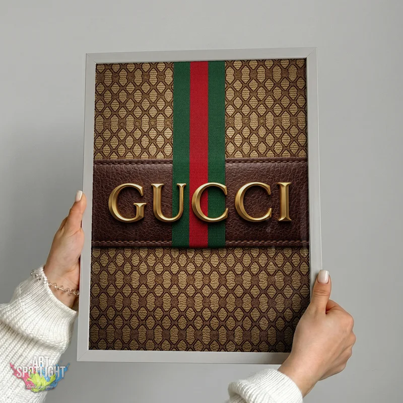 GUCCI GOLD LOGO AND STRIPES