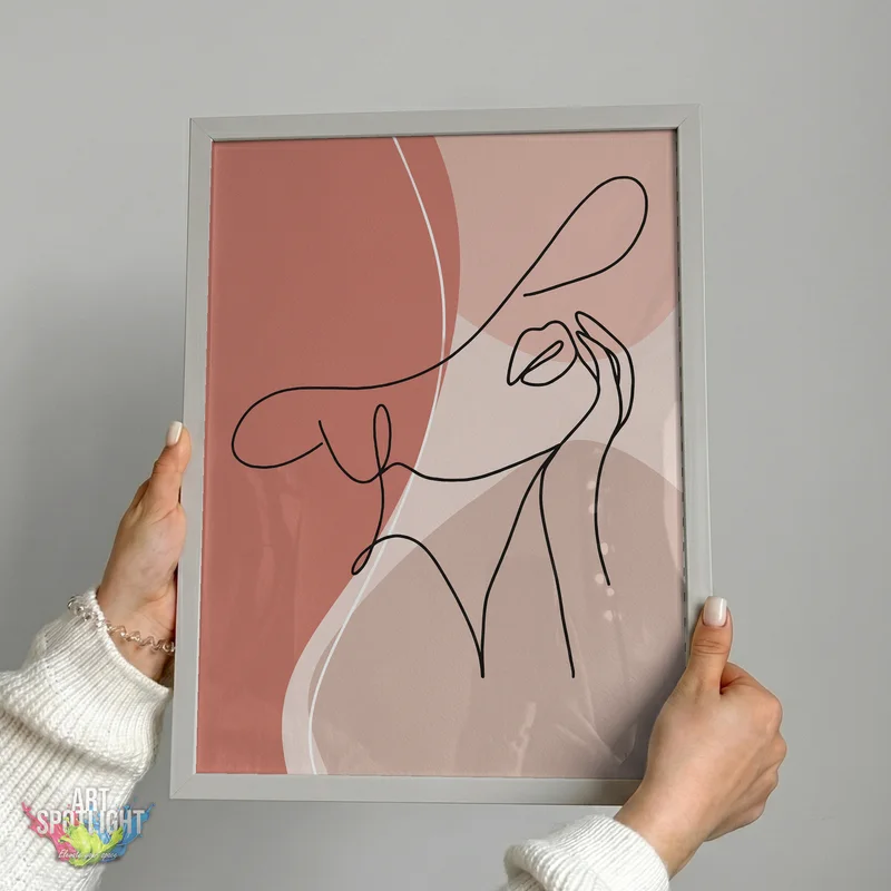 WOMAN IN WIDE BRIM HAT