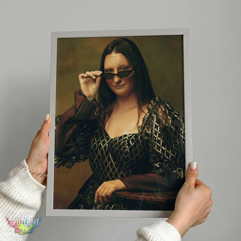 MONA LISA IN SHADES