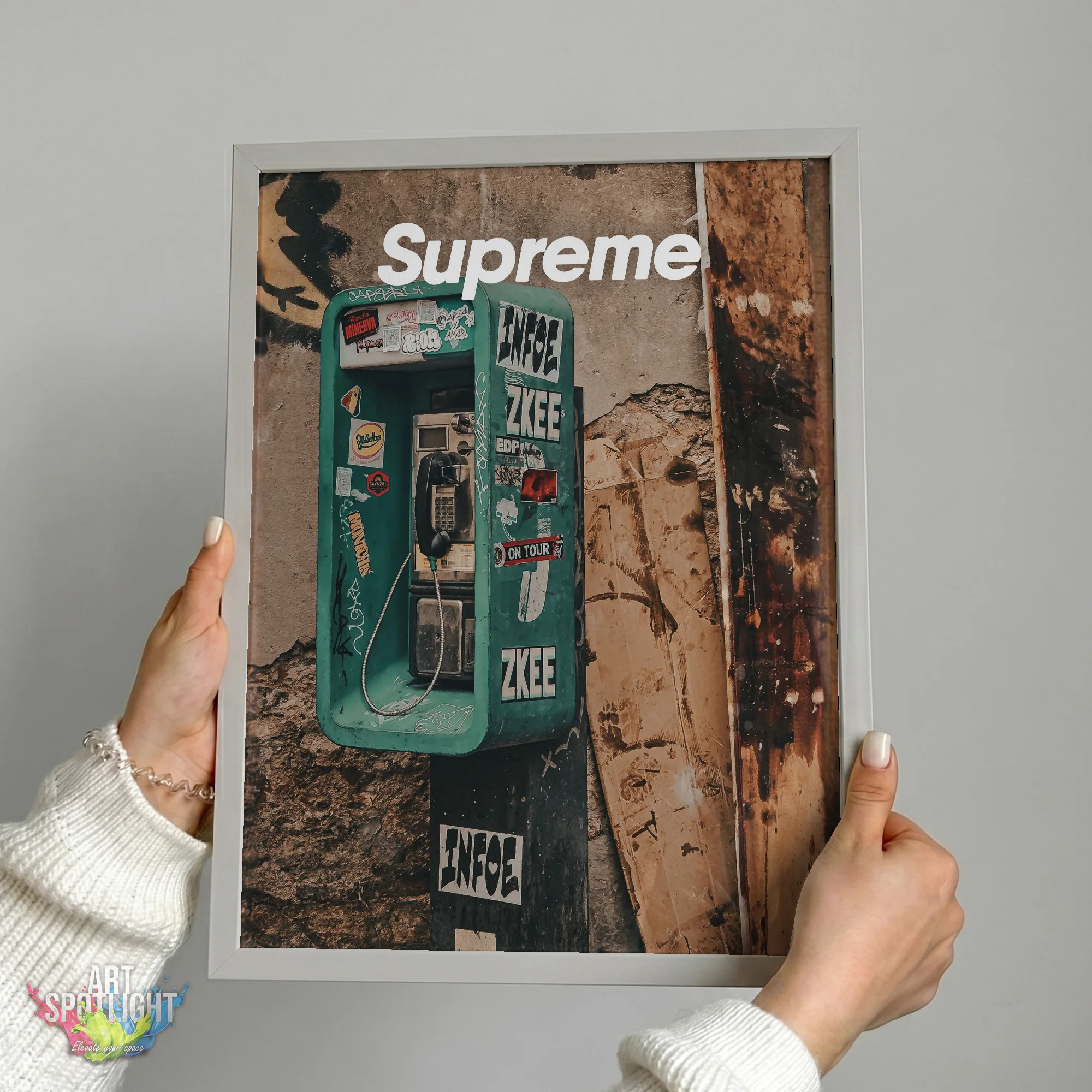 SUPREME VINTAGE PAYPHONE