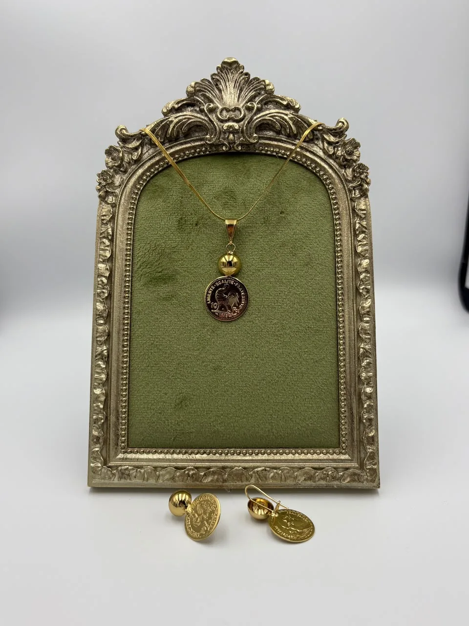 Ensemble Louiza Marocain – Collier & Boucles d’Oreilles Dorés