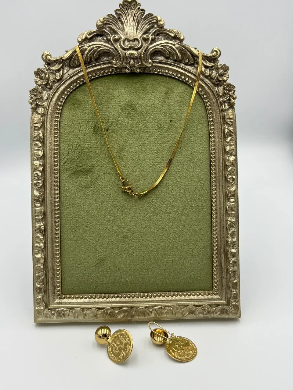 Ensemble Louiza Marocain – Collier & Boucles d’Oreilles Dorés