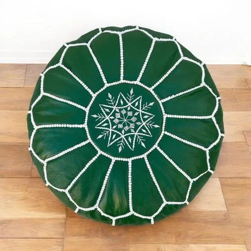 Pouf Traditionnel en Cuir Marocain - Vert Émeraude avec Broderie Blanche