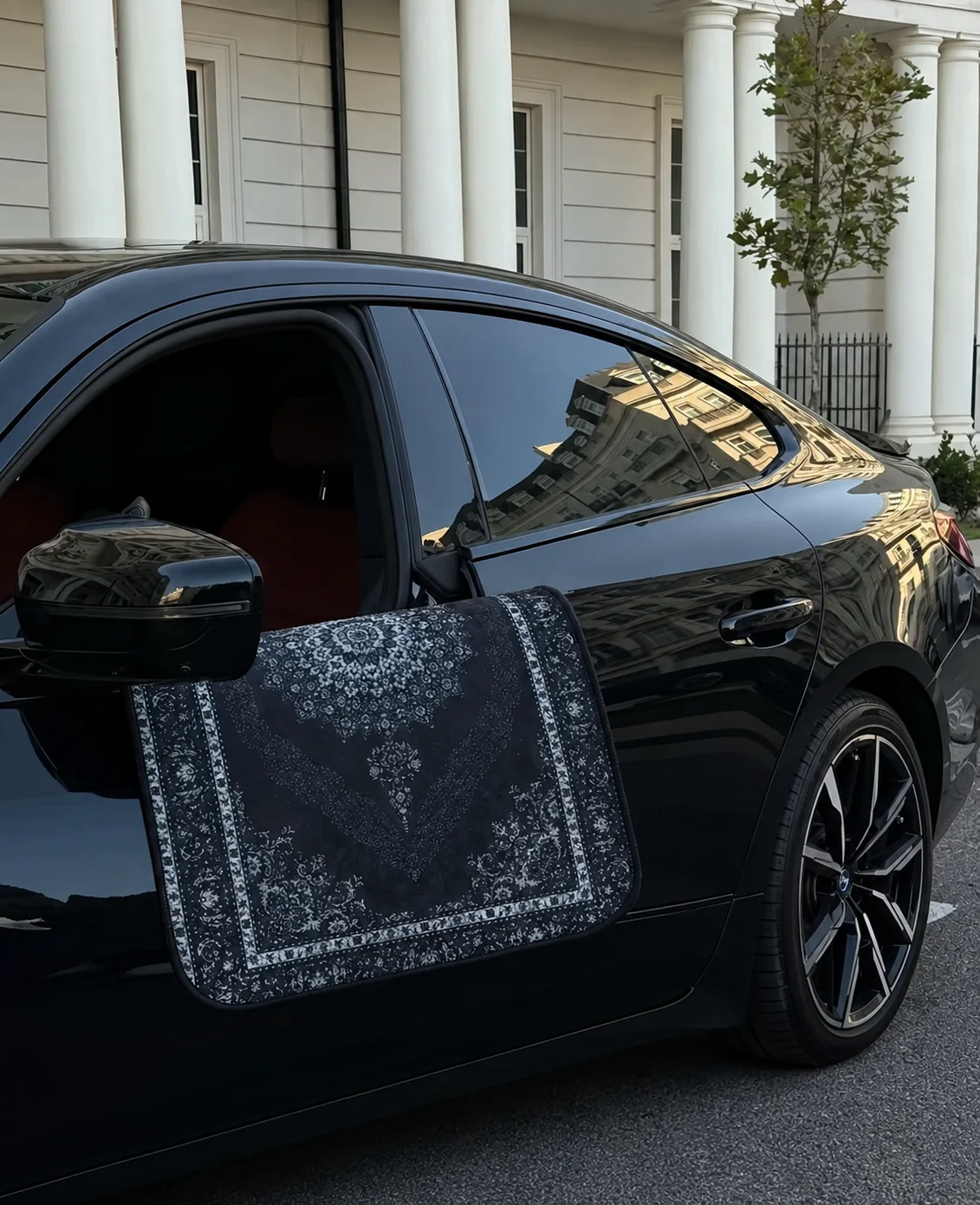 Noir Royal
