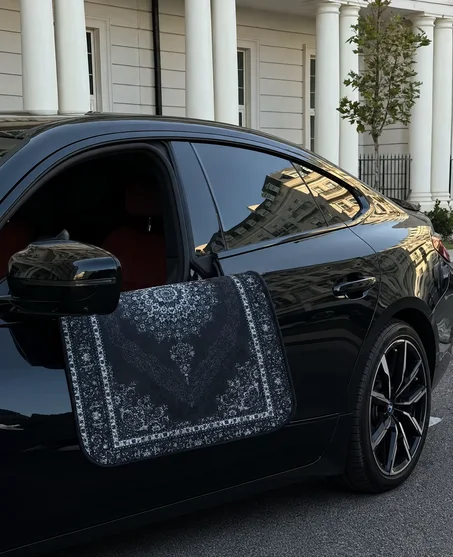 Noir Royal